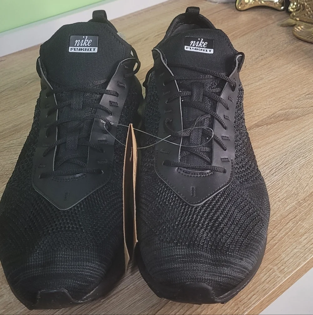 Nike Air Max Flyknit Racer Men's Black Athletic Shoe NWT 13 - Picture 3 of 10